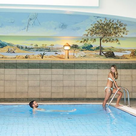 Holiday Club Apartman Hotel เฮวิซ ภายนอก รูปภาพ