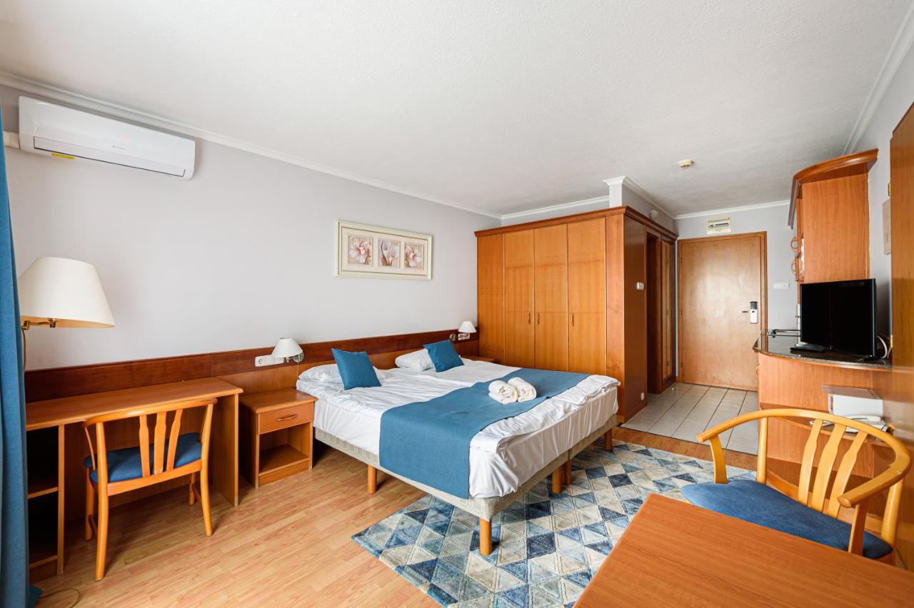 Holiday Club Apartman Hotel เฮวิซ ภายนอก รูปภาพ