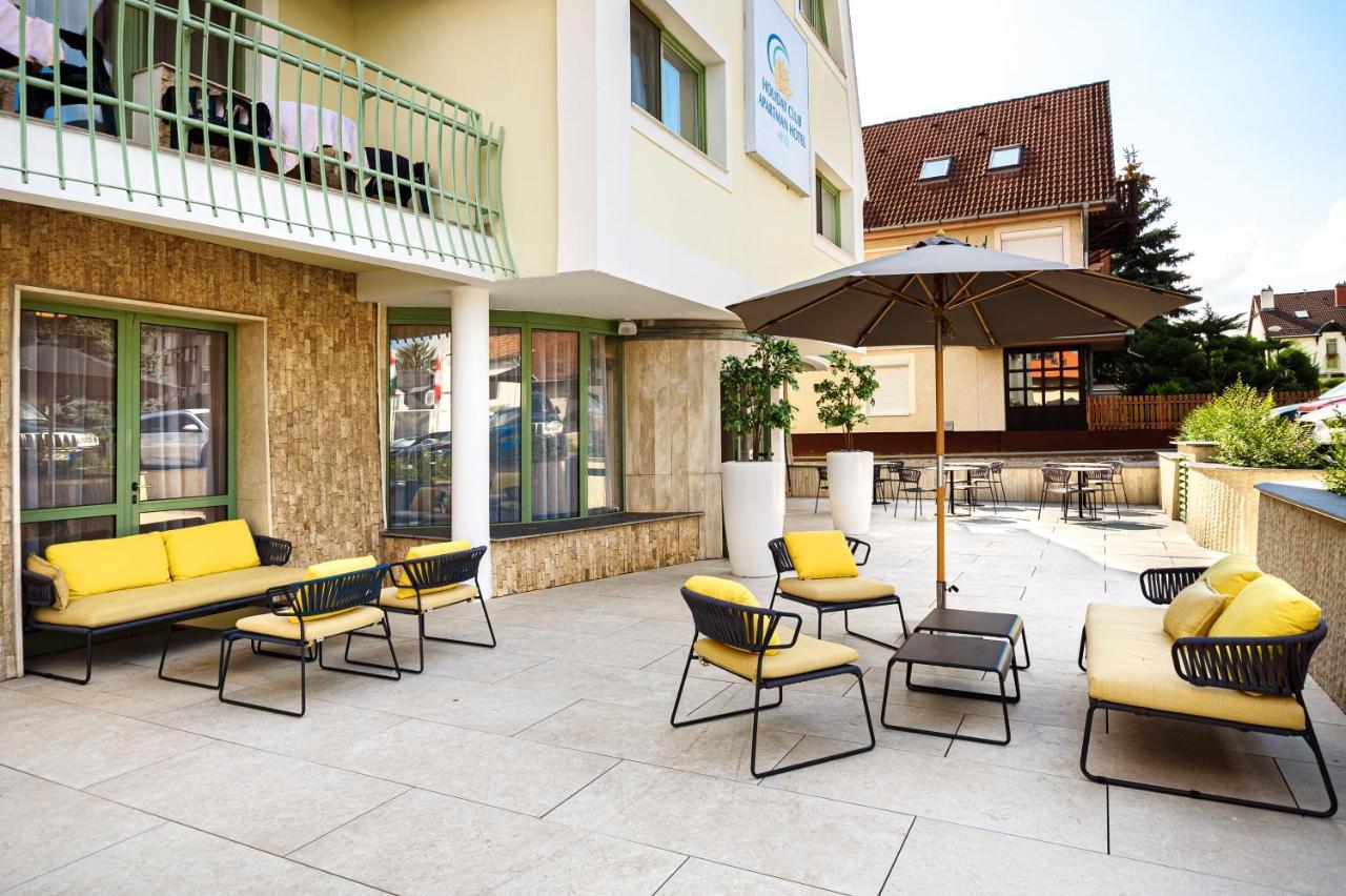 Holiday Club Apartman Hotel เฮวิซ ภายนอก รูปภาพ