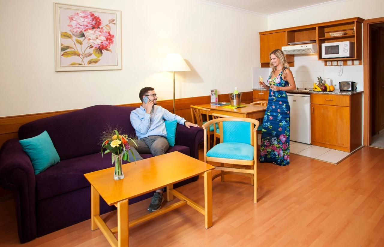 Holiday Club Apartman Hotel เฮวิซ ภายนอก รูปภาพ