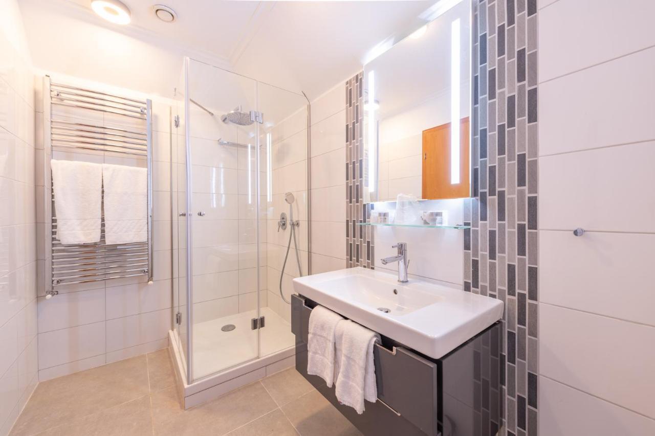Holiday Club Apartman Hotel เฮวิซ ภายนอก รูปภาพ